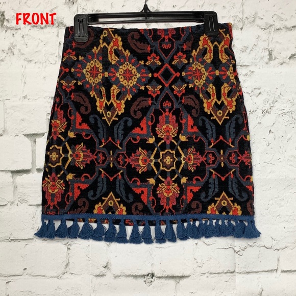 Zara Jacquard Skirt with Pompoms - Picture 4 of 7